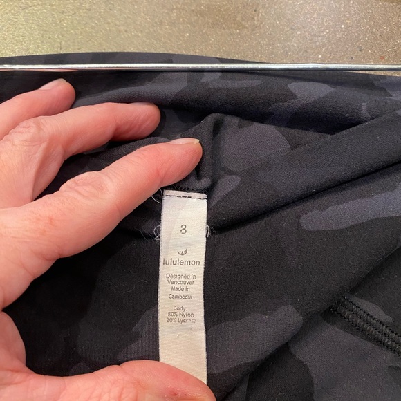 Lululemon Athletica Align Black Camo Leggings 28” - Picture 7 of 7